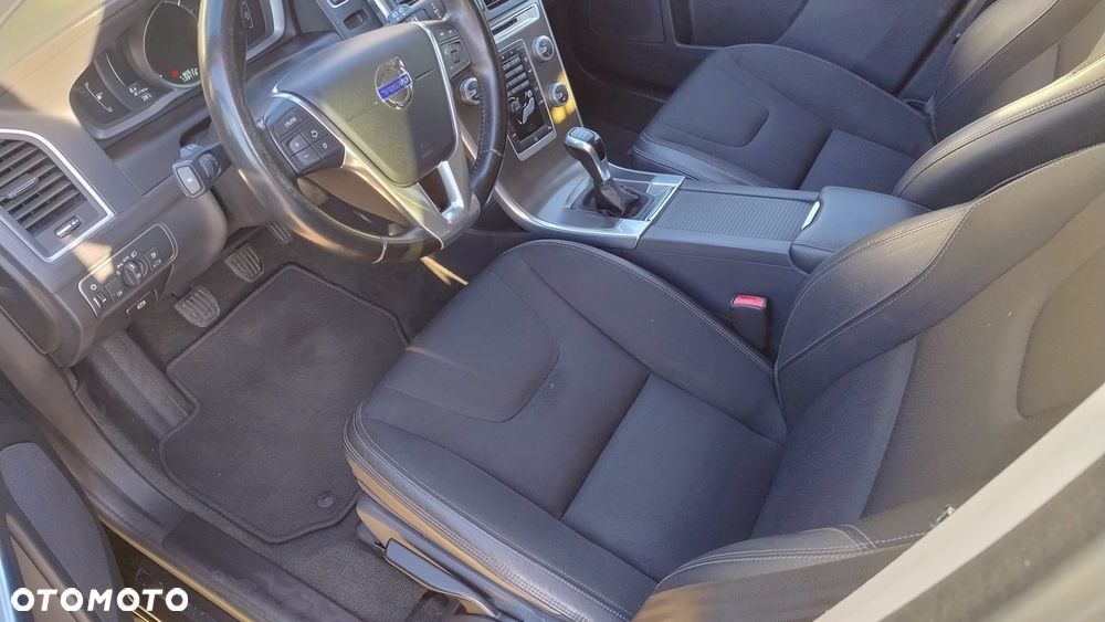 Volvo XC 60 D4 Drive-E Momentum - 14