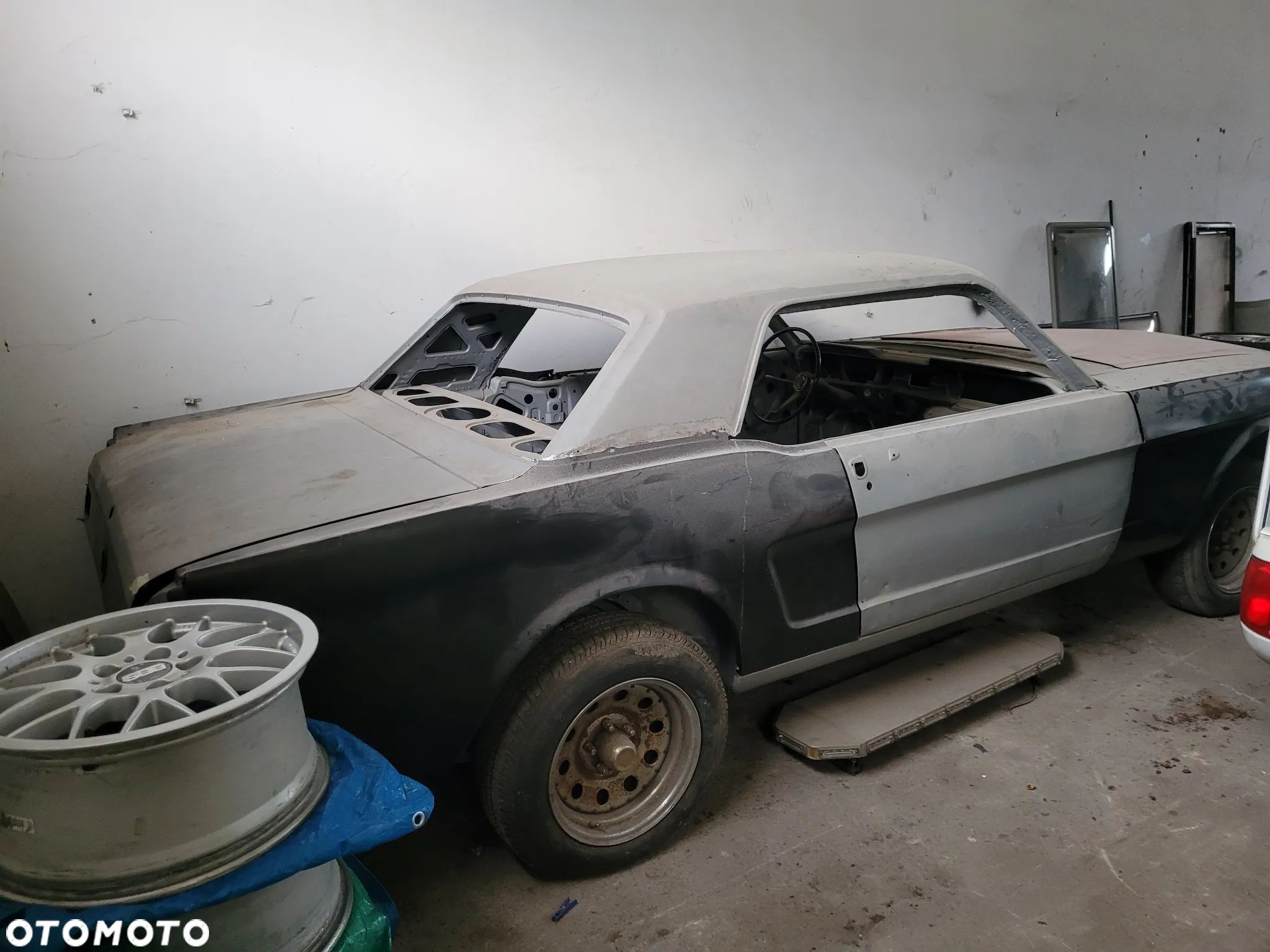 Ford Mustang - 1