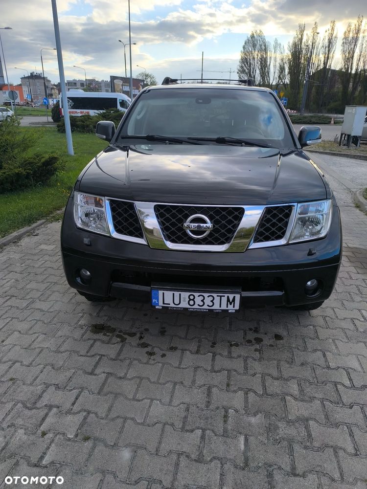 Nissan Pathfinder 2.5 D LE - 2