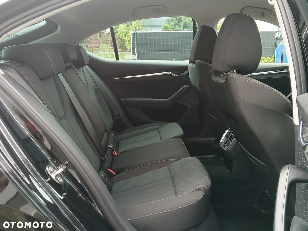 Skoda Octavia 2.0 TSI 4x4 Style DSG - 6