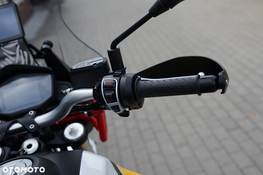 Moto Guzzi V85 - 16
