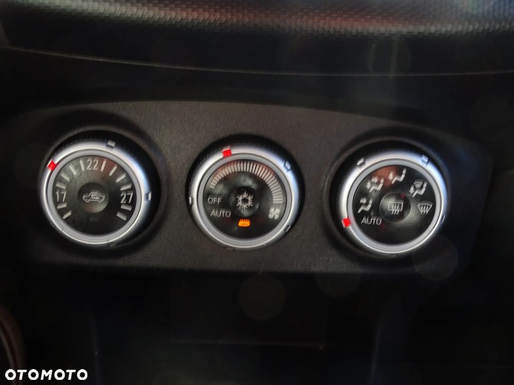 Mitsubishi Outlander - 8