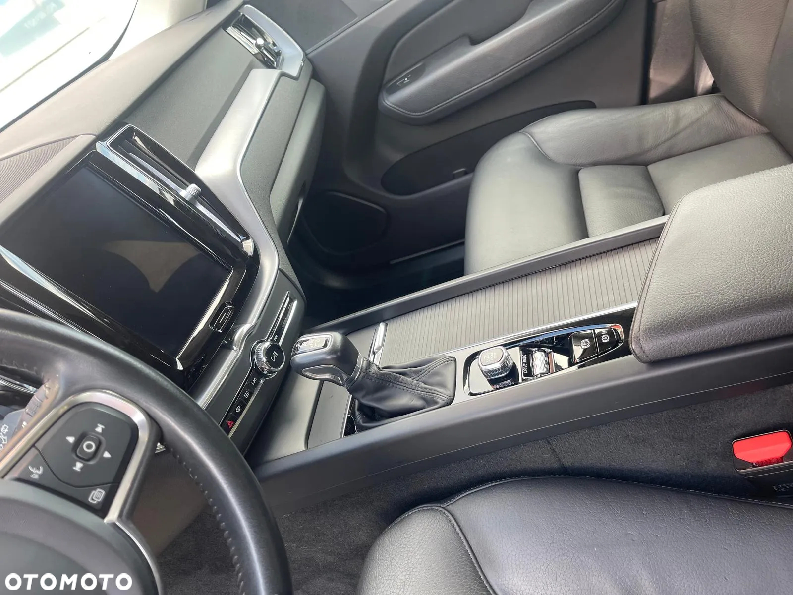 Volvo XC 60 D4 Momentum - 8