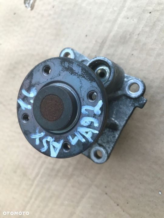 Pompa wody Mitsubishi ASX I Lancer VIII 10r.- 1.6b 16v benzyna kod silnika 4A92 - 1