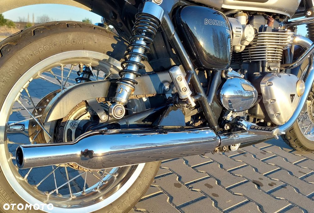 Triumph Bonneville - 15