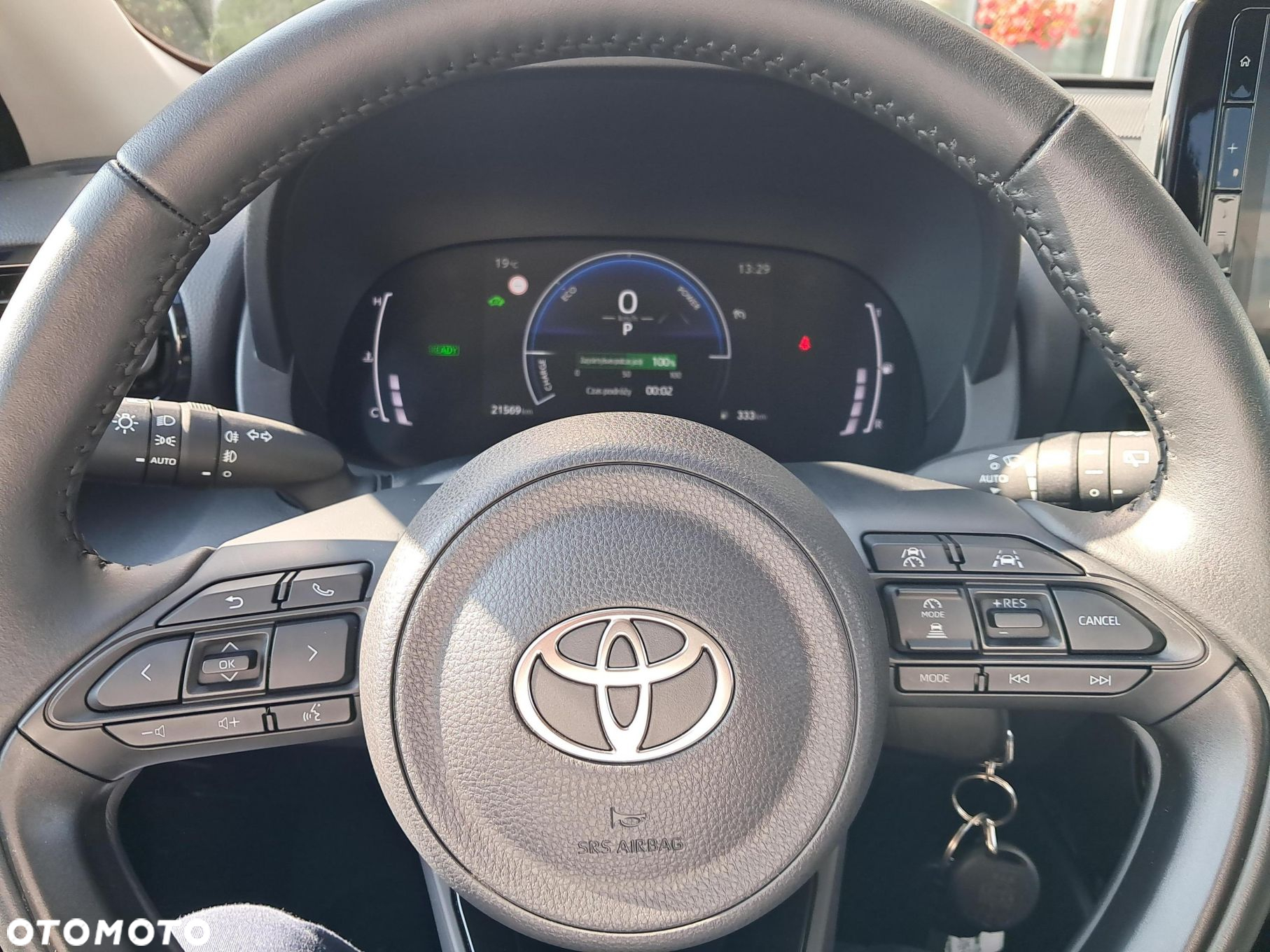 Toyota Yaris Hybrid 1.5 Style - 23