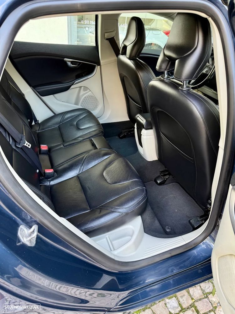 Volvo V40 1.6 D2 Momentum Eco - 10