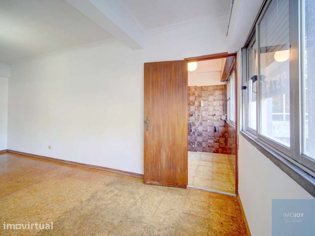 Apartamento T1 em Linda-a-Velha, junto à Torre das Flores - Grande imagem: 2/20