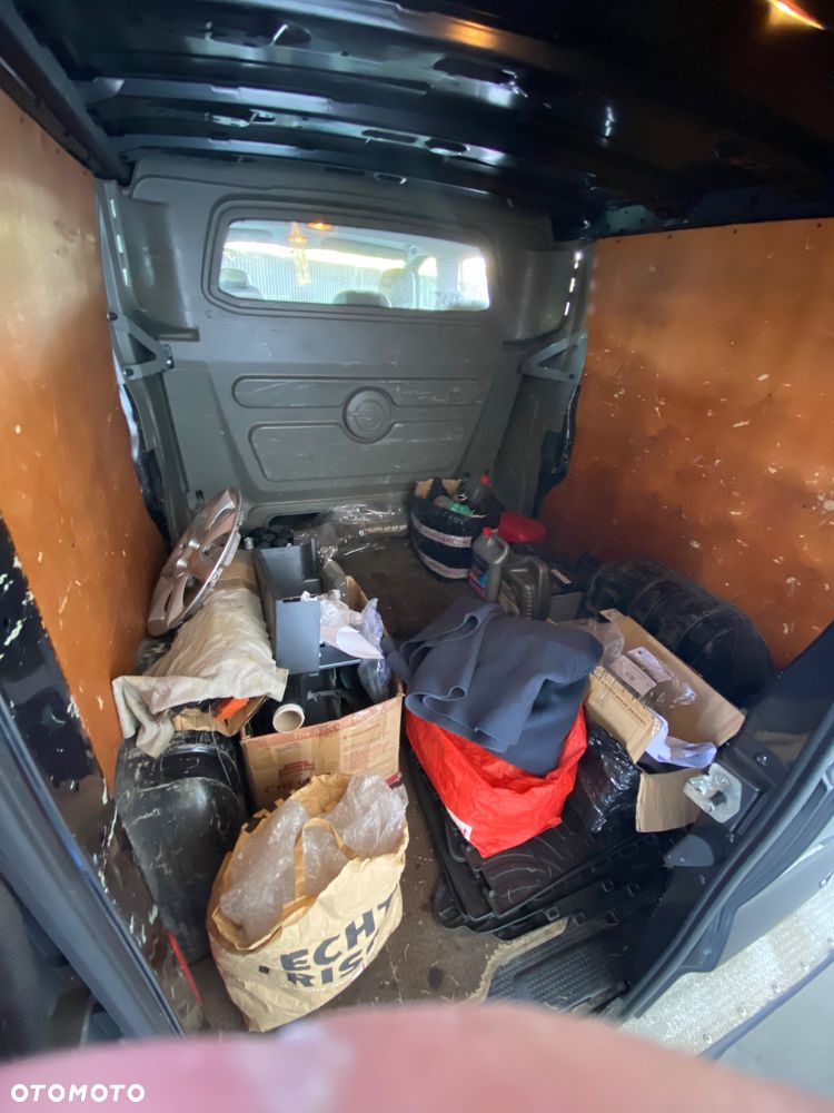 Opel Vivaro L2H1 2.9t - 18