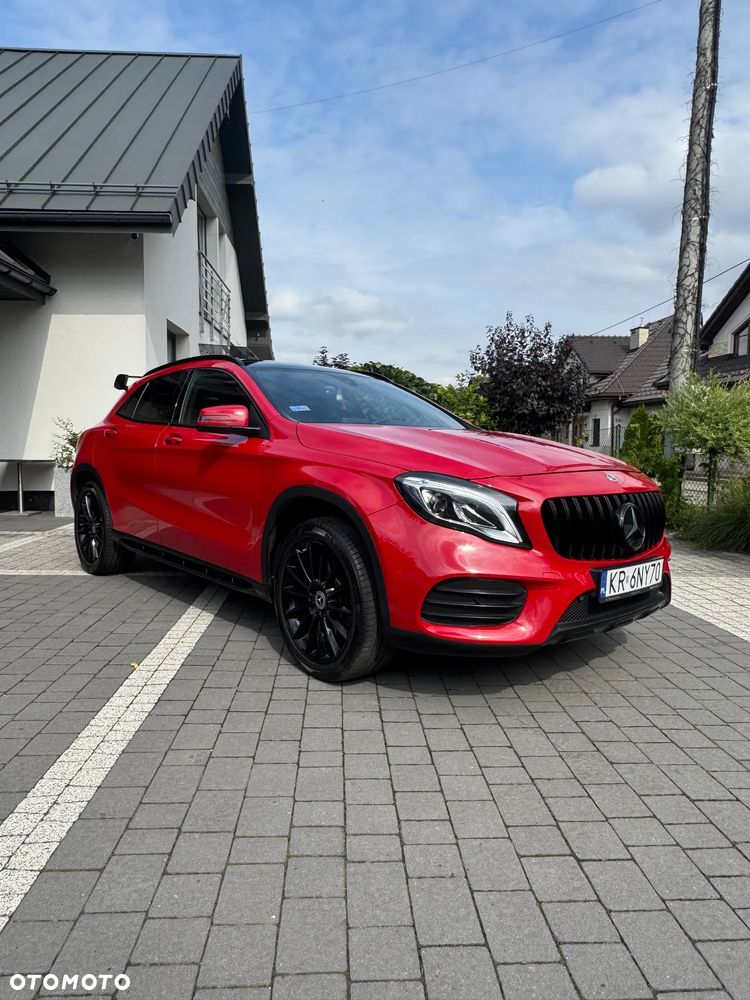 Mercedes-Benz GLA 250 4-Matic AMG Line - 13
