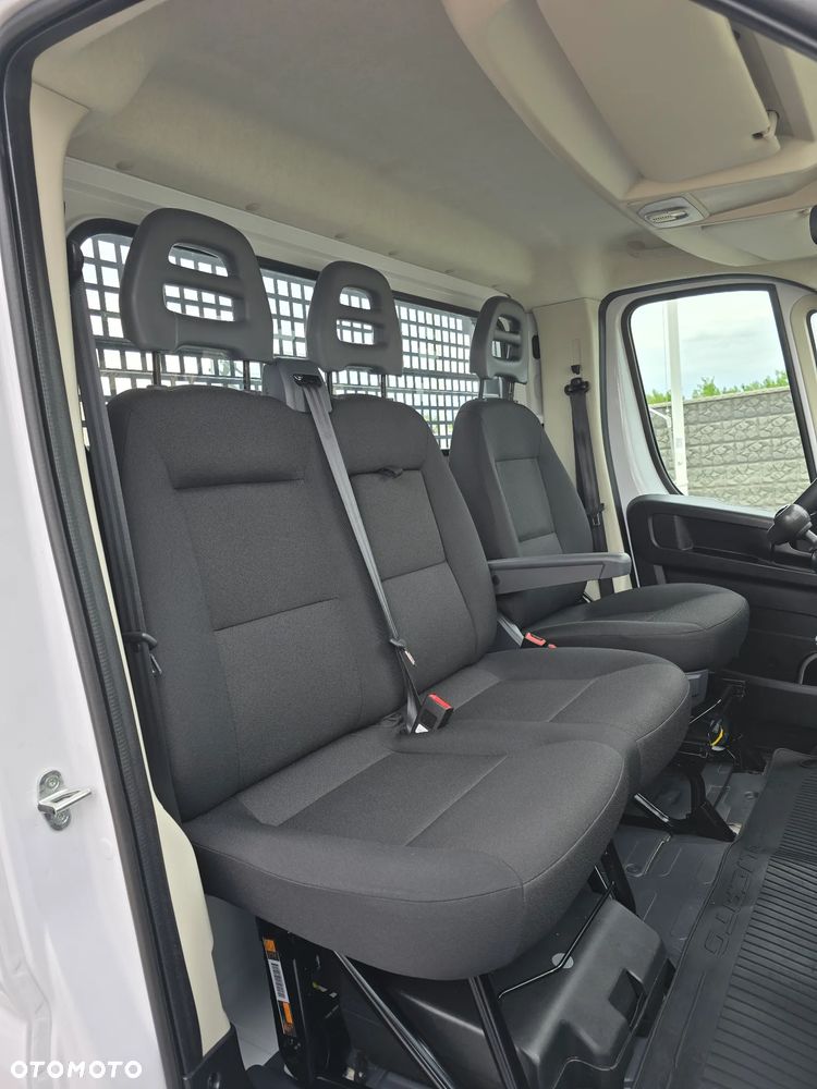 Fiat DUCATO MAXI 1435Kg Ładownoś 8-PALET 140KM SALON PL 50 Tyś Km SERWIS DO OSTANIEGO Km STAN JAK NOWY TEMPOMAT KLIMA RADION DOTYKOWE OPONY ZIMA LATO - 39