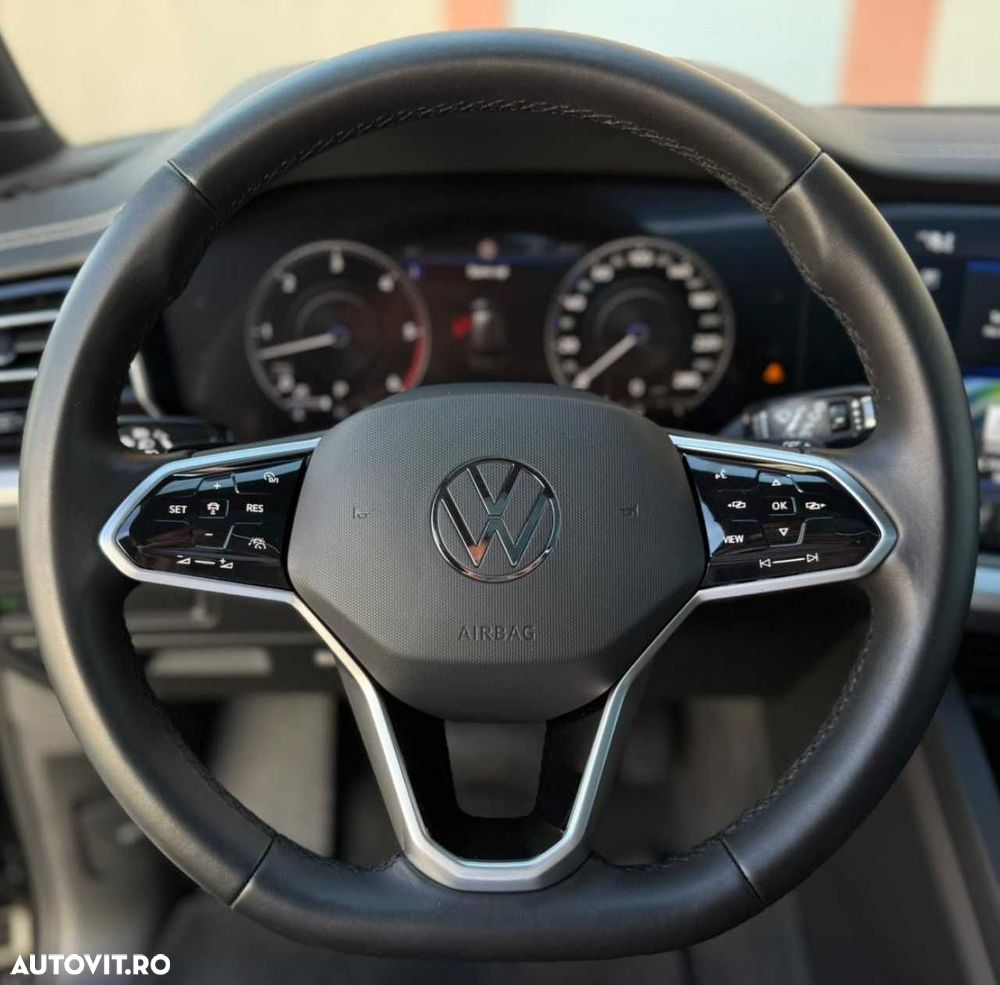 Volkswagen Touareg - 23
