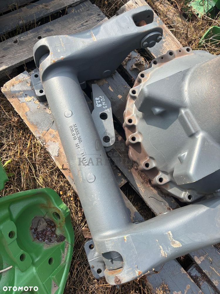 FENDT 800 822 824 828 Podnośnik tylny M835860030010 - 1