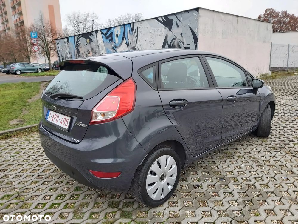 Ford Fiesta 1.5 TDCi Ambiente - 22