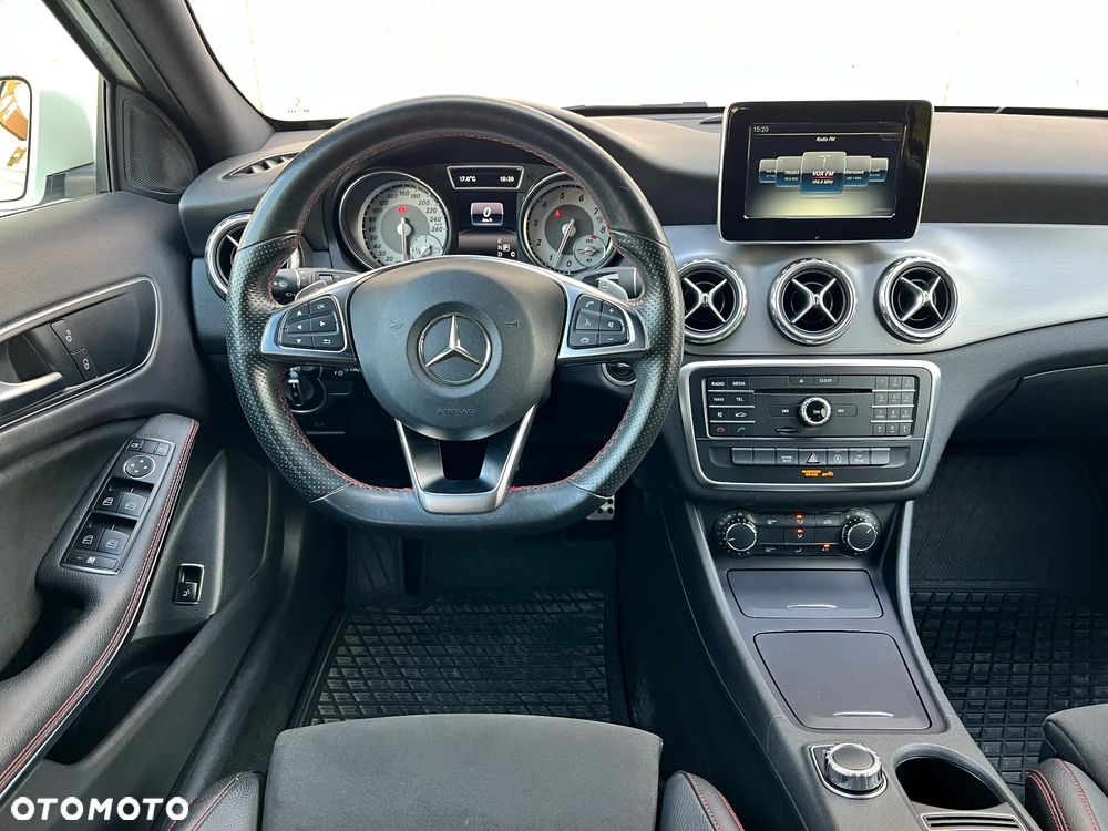 Mercedes-Benz GLA 200 7G-DCT AMG Line - 19