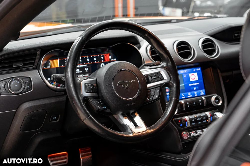 Ford Mustang - 8
