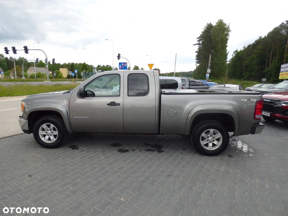 GMC Sierra - 2