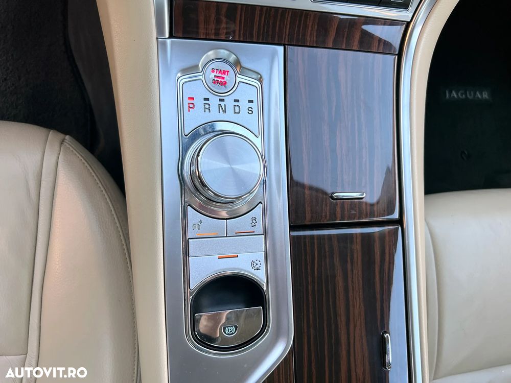 Jaguar XF 2.2D Premium Luxury - 22