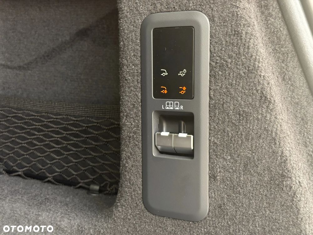 Land Rover Range Rover Sport D300 Dynamic SE - 16