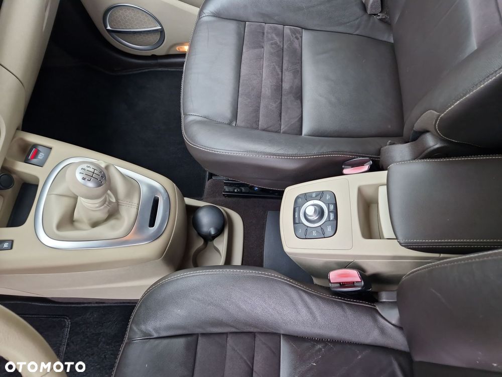 Renault Scenic 1.6 dCi Energy Privilege - 22