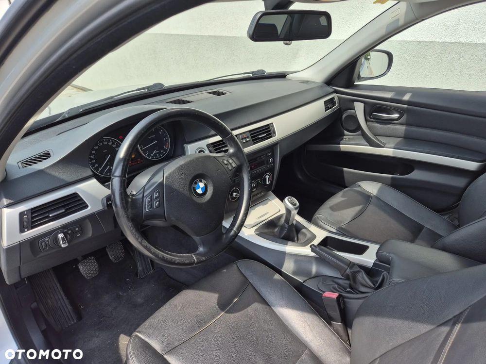 BMW Seria 3 318i Edition Exclusive - 13