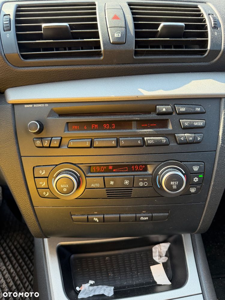 BMW Seria 1 116i - 22