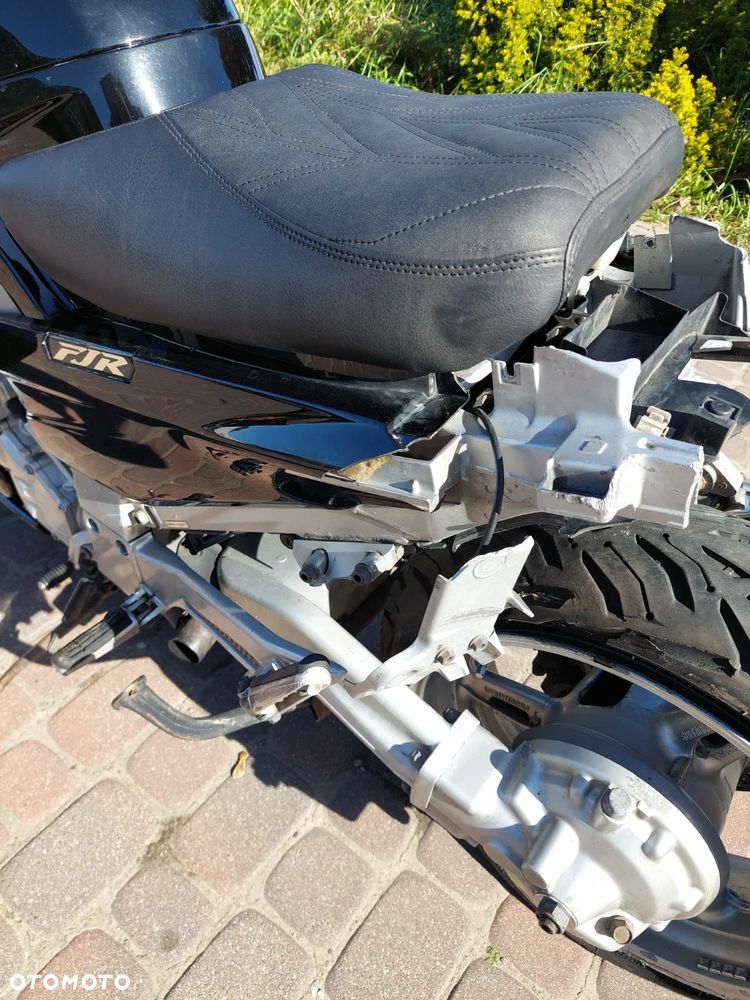 Yamaha FJR - 16