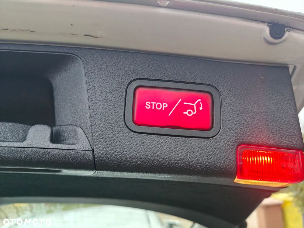 Mercedes-Benz Klasa C 250 CGI BlueEff Avantgarde - 11