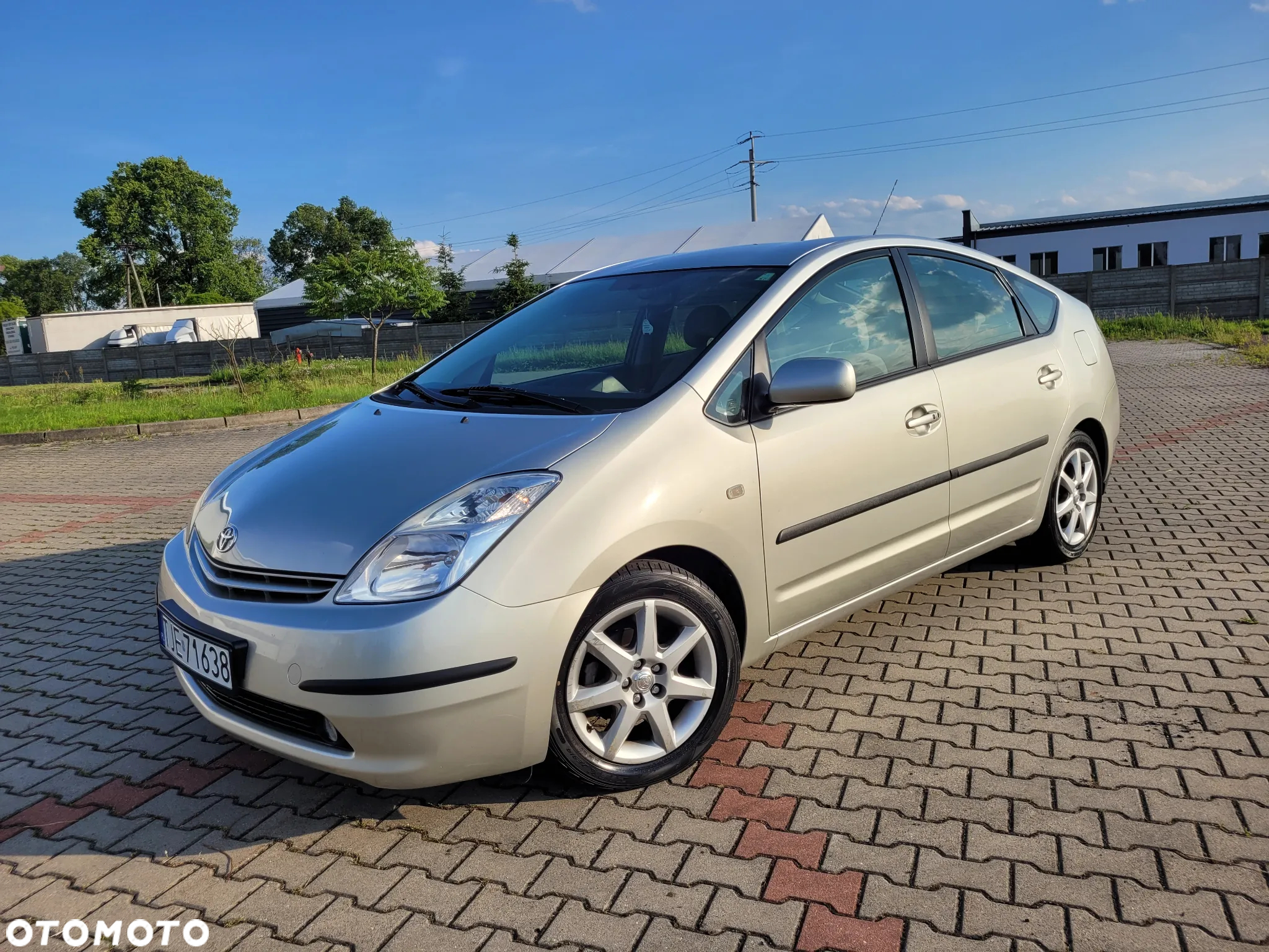 Toyota Prius (Hybrid) - 5