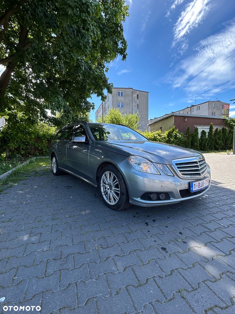 Mercedes-Benz Klasa E 250 CDI DPF 4Matic BlueEFFICIENCY 7G-TRONIC Avantgarde - 2