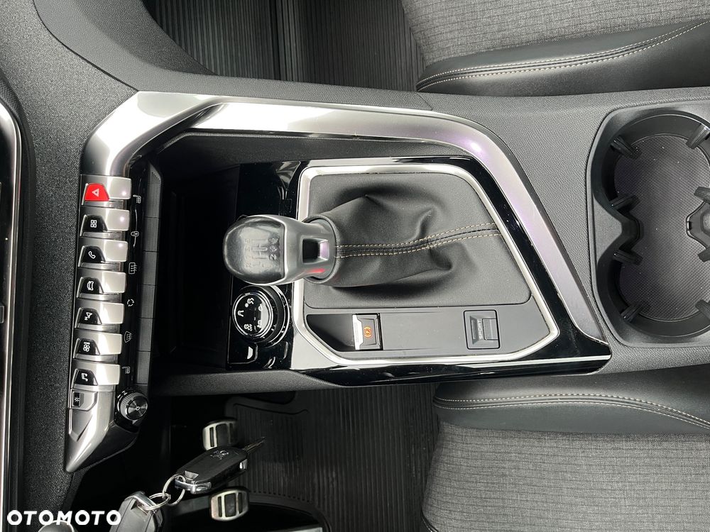 Peugeot 3008 1.5 BlueHDi GT S&S - 19