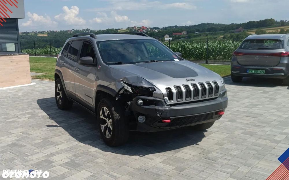 Jeep Cherokee - 11