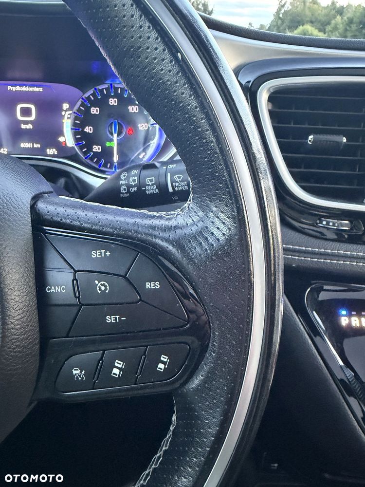 Chrysler Pacifica - 37
