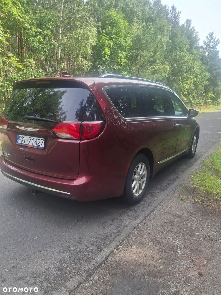 Chrysler Pacifica - 6
