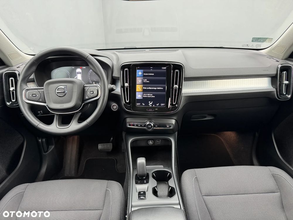 Volvo XC 40 T3 Momentum Pro - 30
