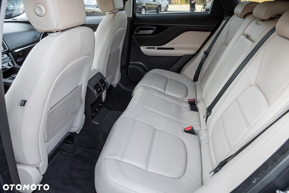 Jaguar F-Pace 2.0 i4D AWD Prestige - 26