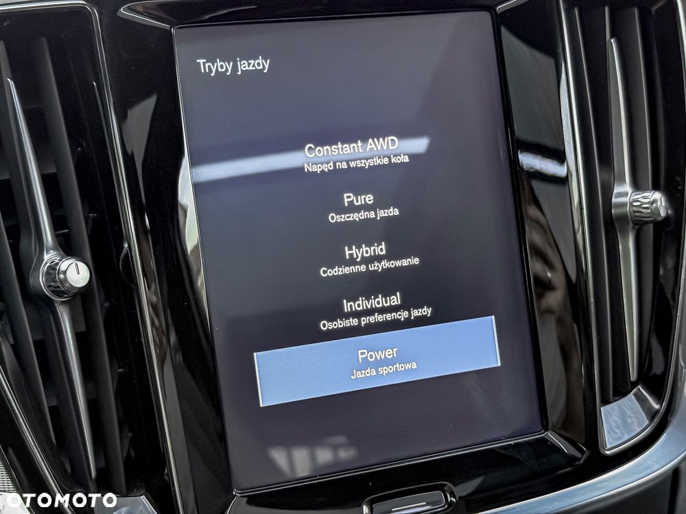 Volvo V60 T8 AWD Recharge Geartronic RDesign - 28