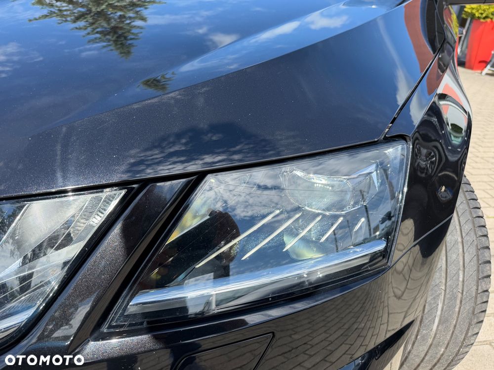Skoda Octavia 2.0 TDI DSG RS - 10