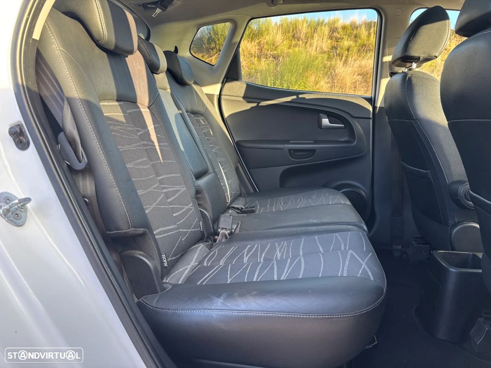 Kia Venga 1.4 CRDi TX ISG - 25