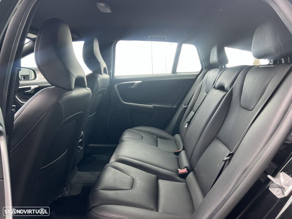 Volvo V60 Cross Country 2.0 D4 Plus - 7