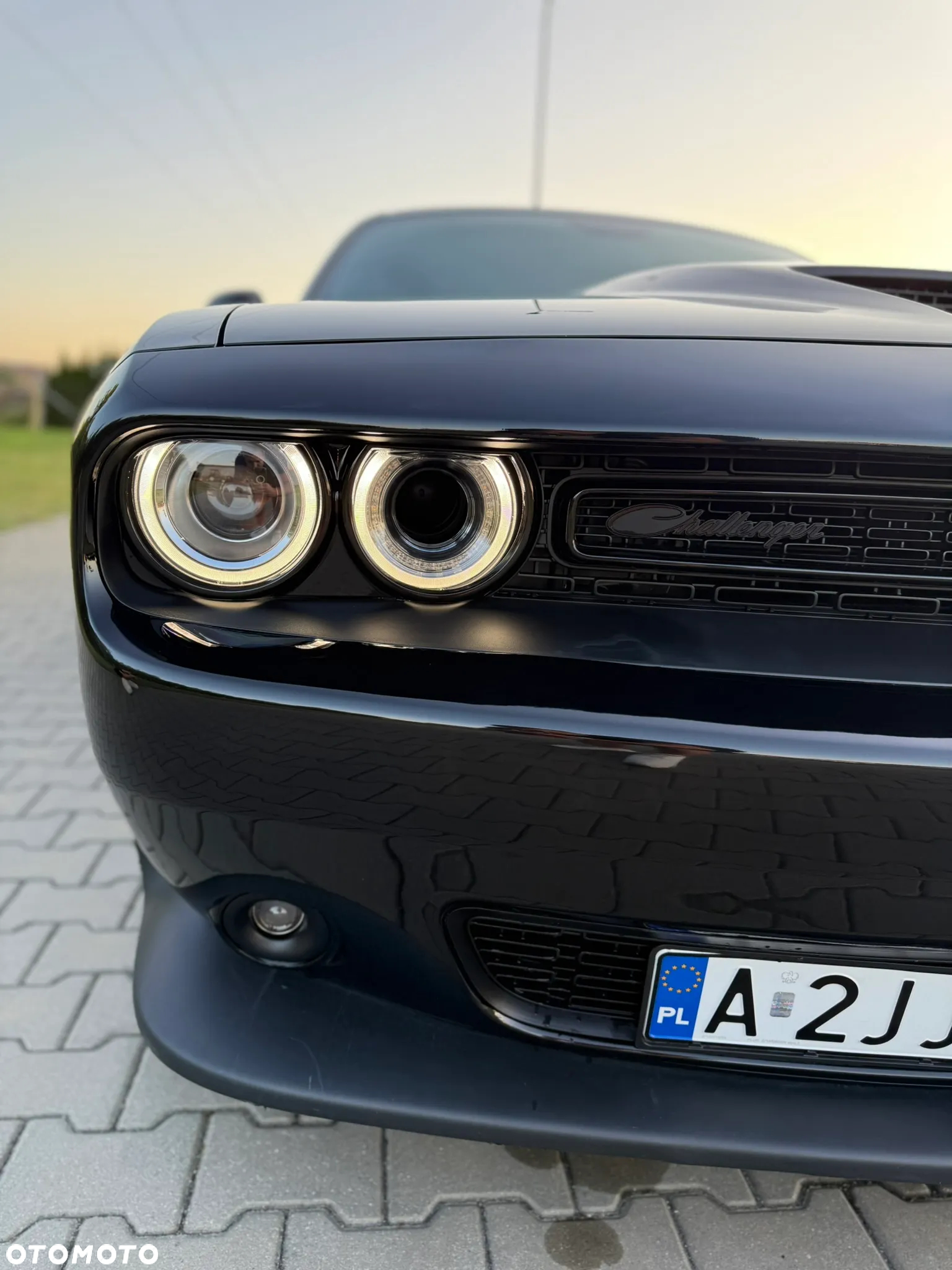 Dodge Challenger - 7