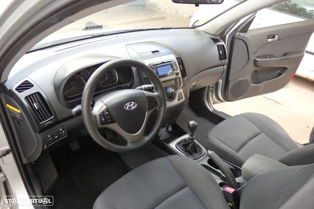 Hyundai i30 CW 1.6 CRDi STyle - 12