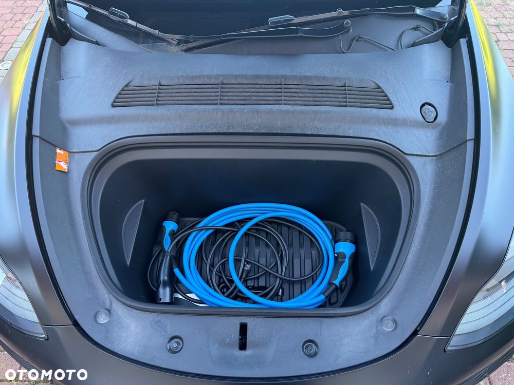 Tesla Model Y Performance AWD - 17