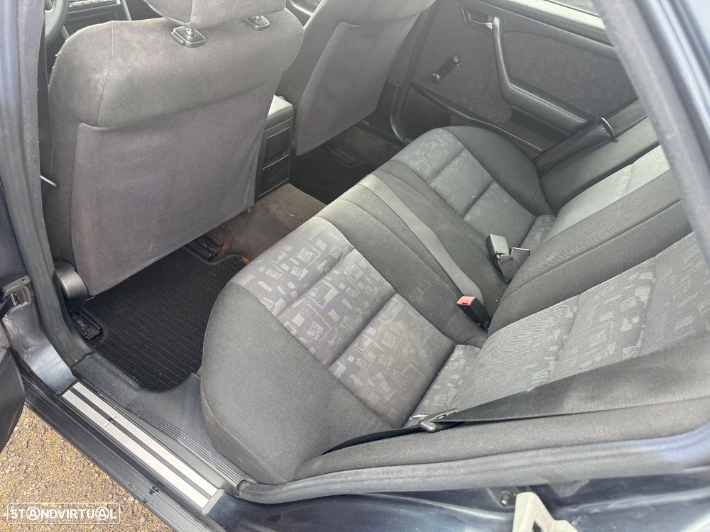 Mercedes-Benz C 220 D Classic - 9