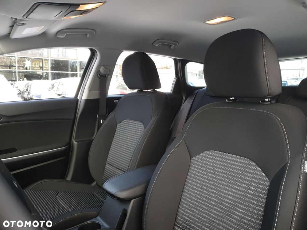 Kia Ceed 1.5 T-GDI M - 11