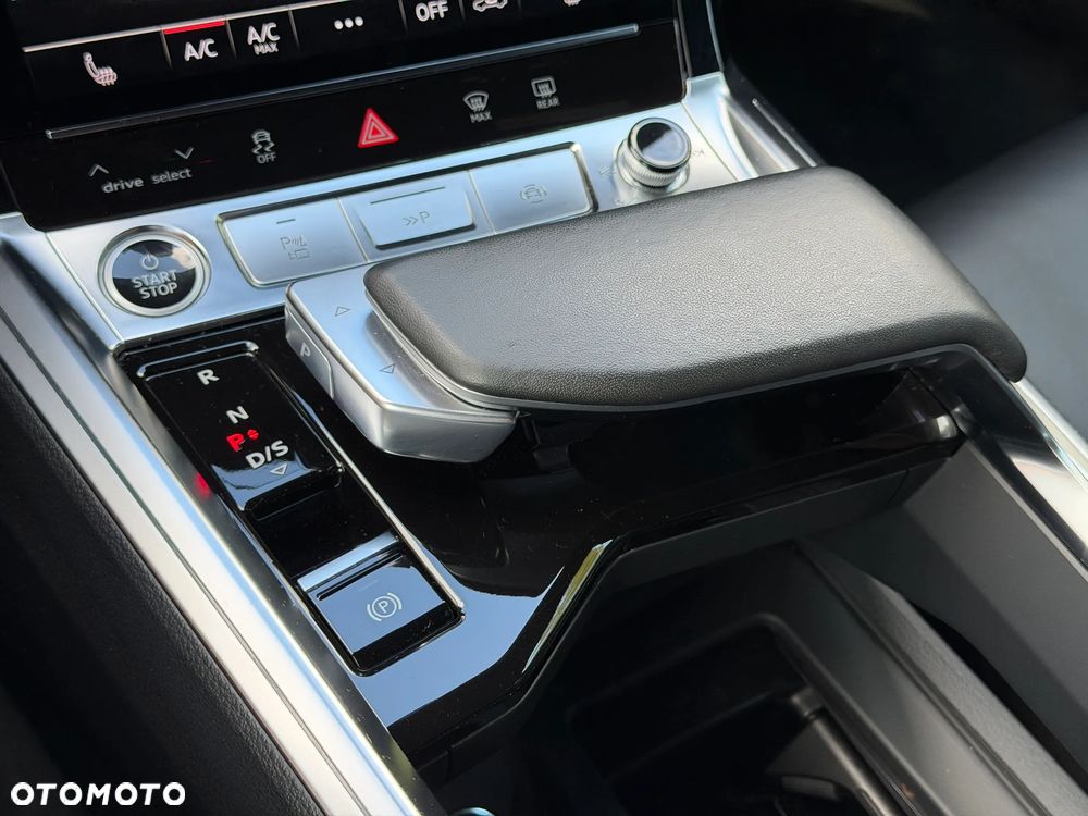 Audi Q8 Sportback e-tron 55 quattro S line - 21