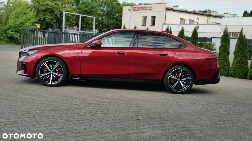 BMW Seria 5 550e xDrive PHEV M Sport Edition - 11