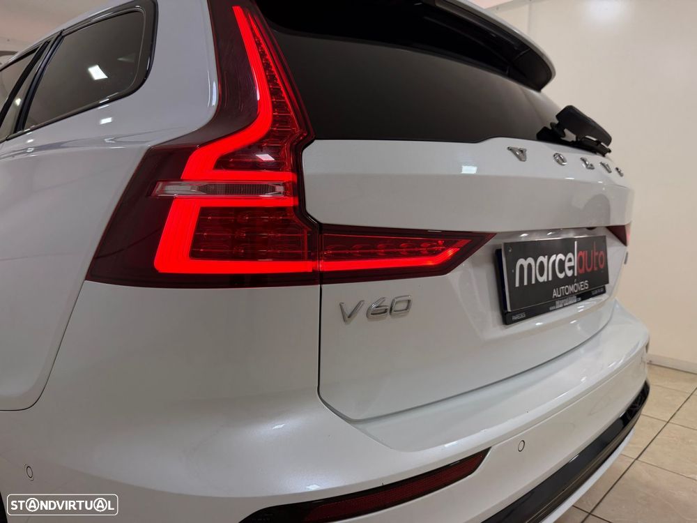 Volvo V60 2.0 T8 AWD TE Plus Dark - 11