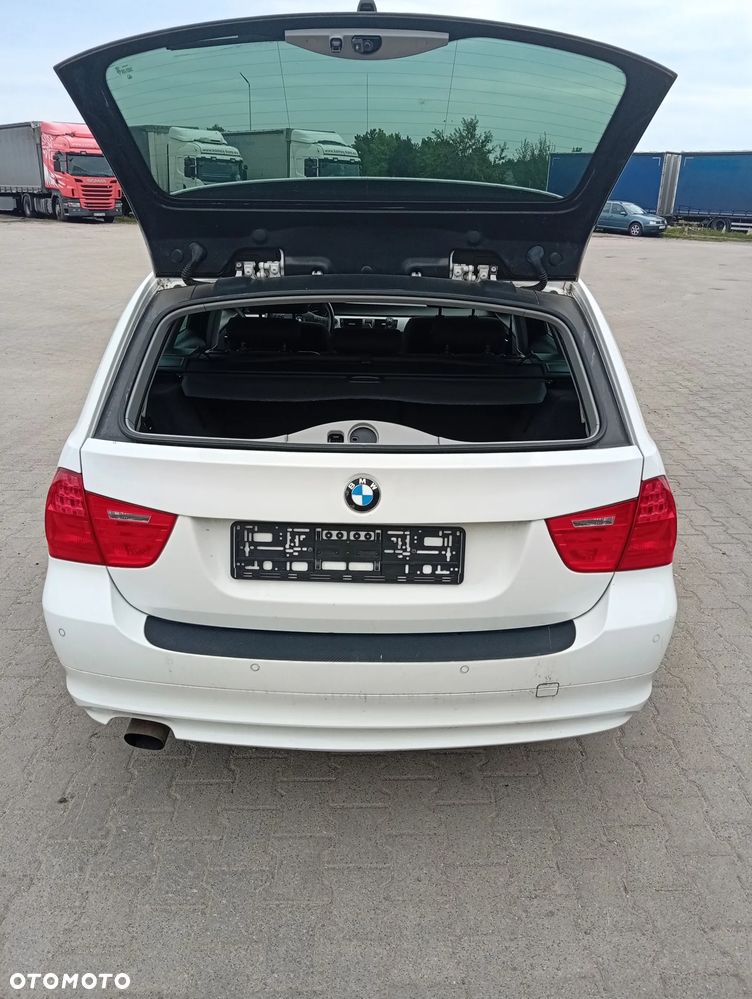 BMW Seria 3 318i Edition Exclusive - 12