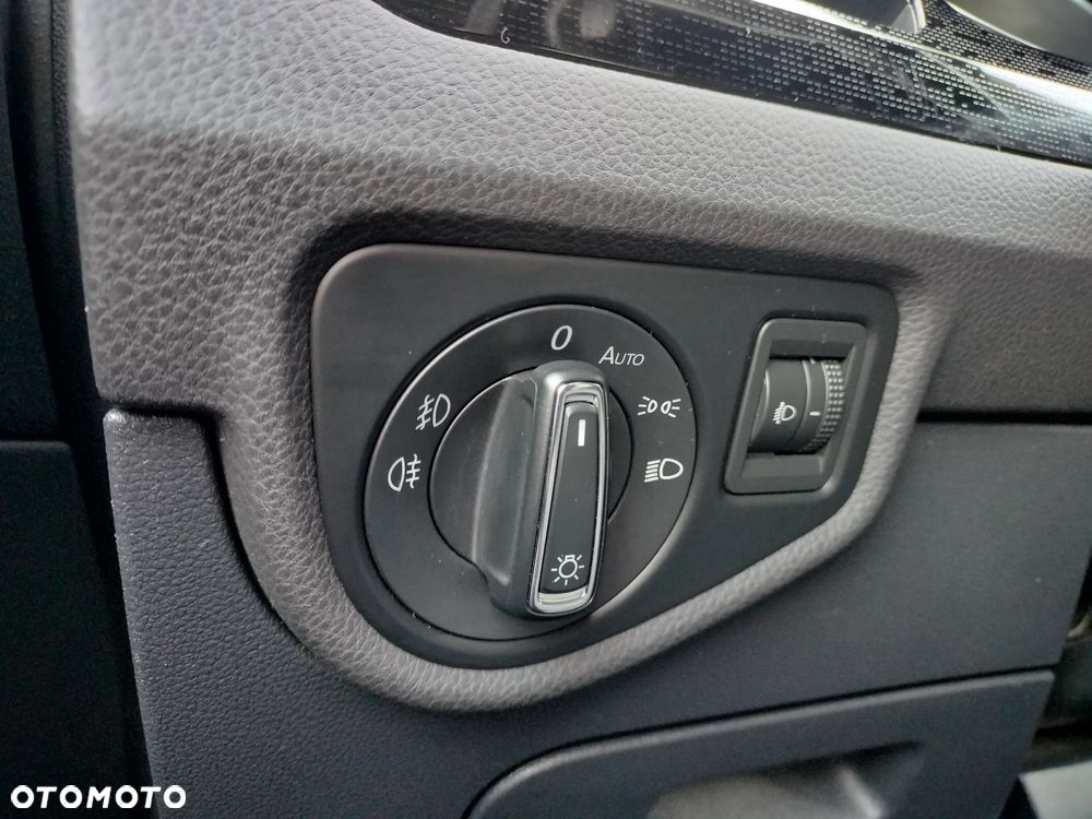 Volkswagen Touran 1.6 TDI SCR (BlueMotion Technology) SOUND - 15